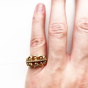 Vintage Avon gold textured cutout leaf ring